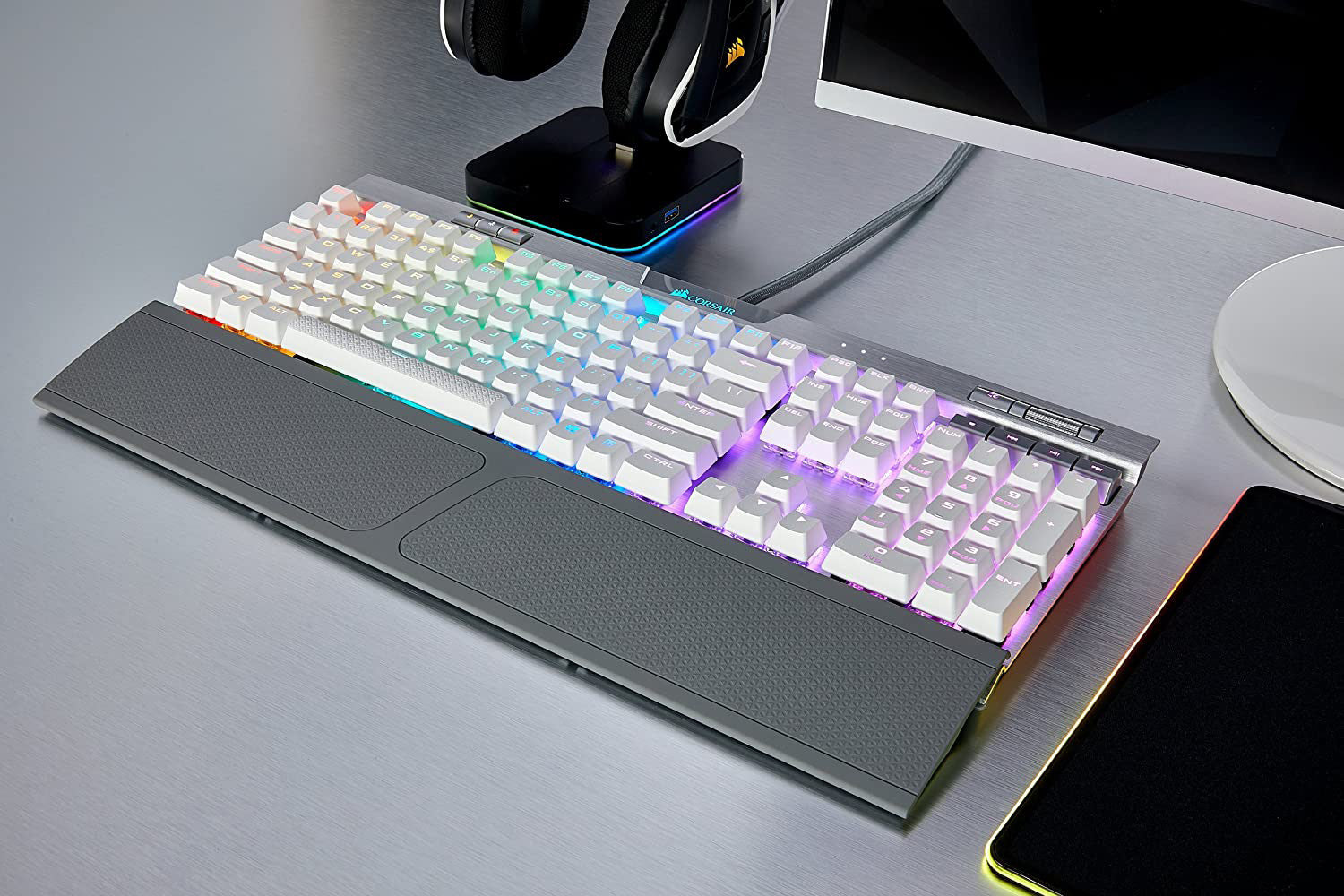 Corsair - K70 RGB MK.2 SE Mechanical Gaming Keyboard - CHERRY® MX Speed - Keyboard by Corsair The Chelsea Gamer